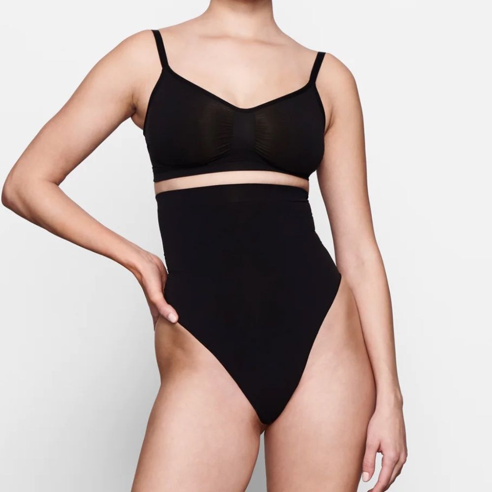 Brand New SKIMS Seamless Sculpt High Waisted Thong Onyx XXS